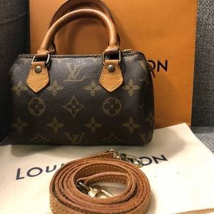$950 Louis Vuitton Mini speedy